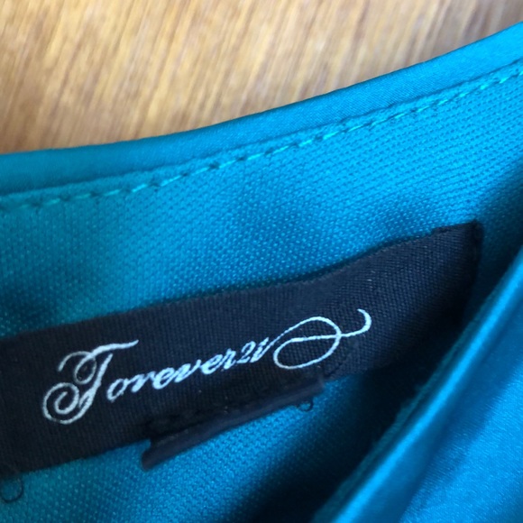 Beautiful Forever 21 Dress! 👗 Size Large! - Picture 5 of 7